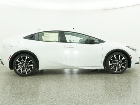 New 2026 Toyota Prius Plug-In Hybrid FWD image 27