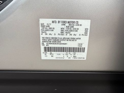 Used 2017 Ford Explorer XLT w/ Equipment Group 202A AWD/4WD image 34