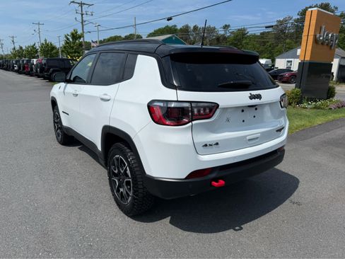 Used 2026 Jeep Compass Trailhawk w/ Sun, Sound & Navigation Group AWD/4WD image 6