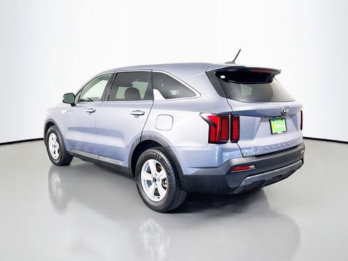 Used 2021 Kia Sorento LX FWD image 7