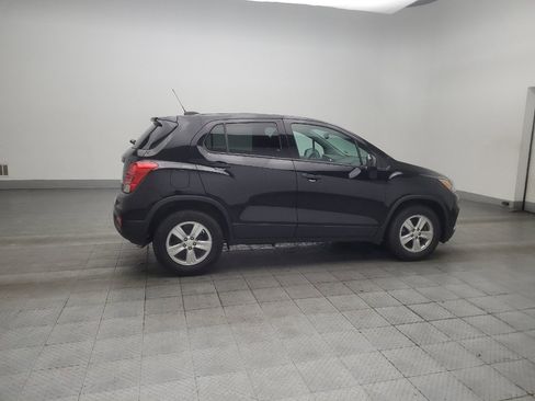 Used 2021 Chevrolet Trax LS w/ Tint and Cruise Package FWD image 10