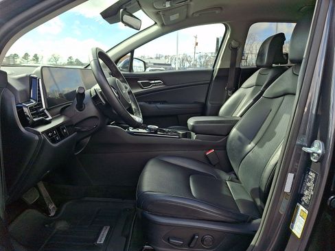 Used 2023 Kia Sportage EX image 13