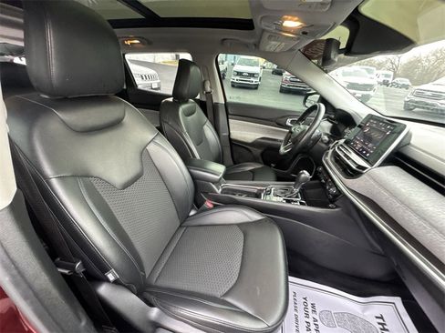 Used 2022 Jeep Compass Latitude w/ Sun and Sound Group image 24