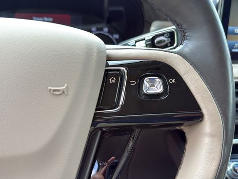 Used 2020 Lincoln Corsair AWD w/ Premium Package image 24