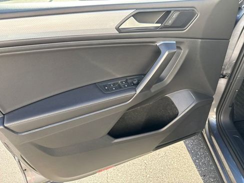 Used 2024 Volkswagen Tiguan S image 9