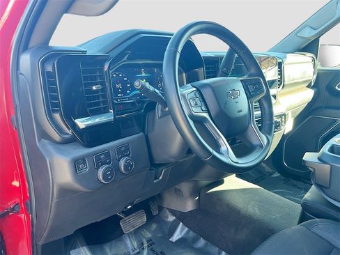 Used 2025 Chevrolet Silverado 1500 LT image 9