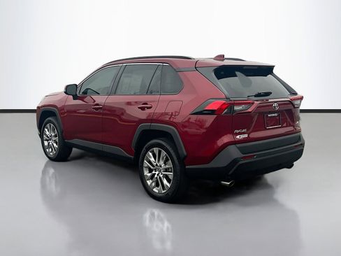 Used 2023 Toyota RAV4 XLE Premium image 5
