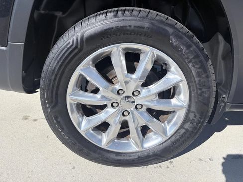 Used 2016 Jeep Cherokee Limited AWD/4WD image 16