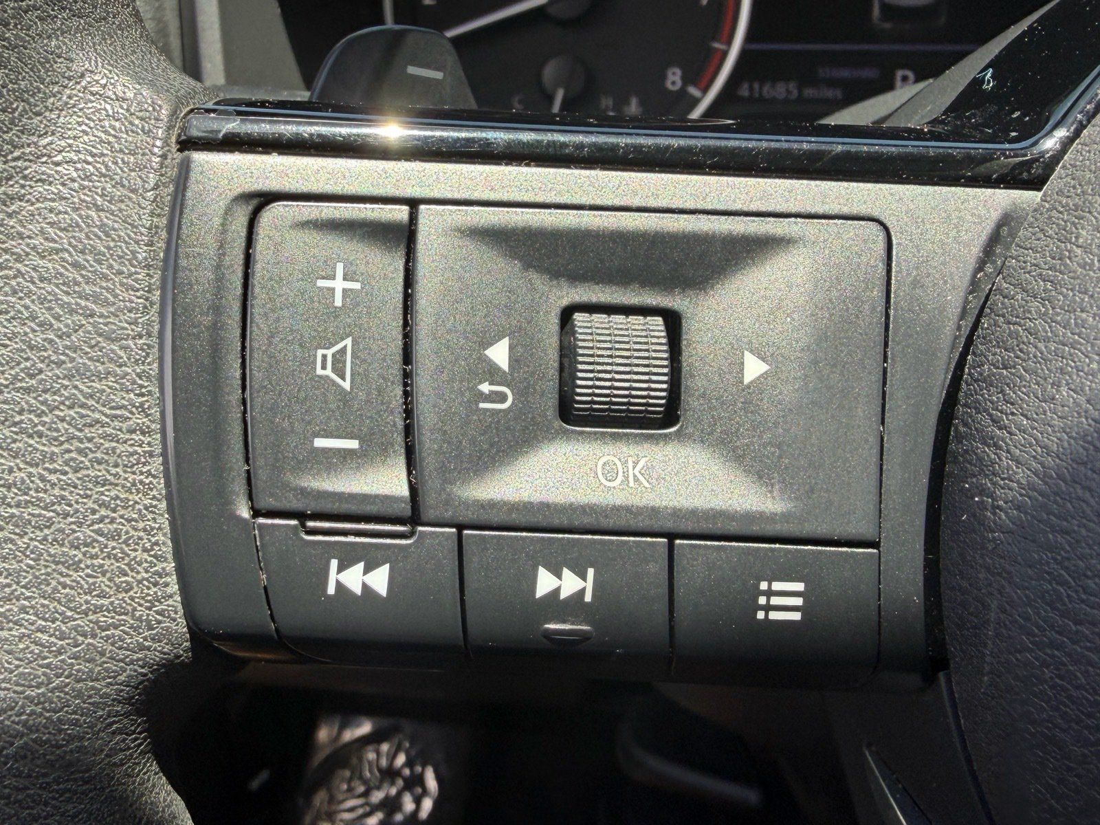 Certified 2023 Nissan Rogue SV FWD image 28