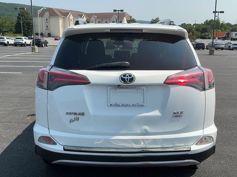 Used 2018 Toyota RAV4 XLE w/ Plus Extra Value Package AWD/4WD image 8