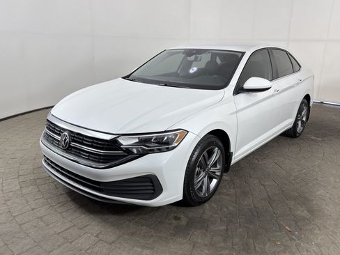 Used 2023 Volkswagen Jetta SE FWD image 4