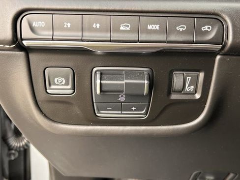 Certified 2024 Cadillac Escalade Sport Platinum image 23