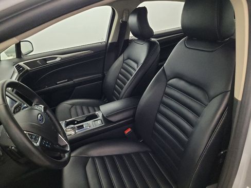 Used 2019 Ford Fusion SEL FWD image 17
