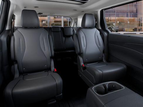 New 2027 Kia Carnival SX w/ Dark Edition Package FWD image 16