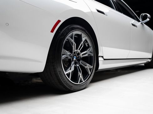 Used 2023 BMW i7 xDrive60 AWD/4WD image 78