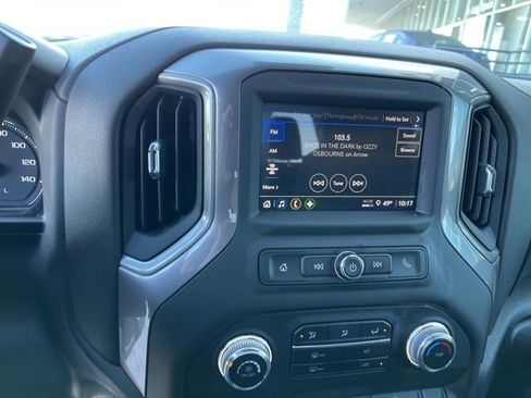 Used 2024 GMC Sierra 3500 Pro w/ Convenience Package image 9