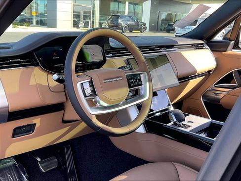 New 2025 Land Rover Range Rover Long Wheelbase SE AWD/4WD image 8