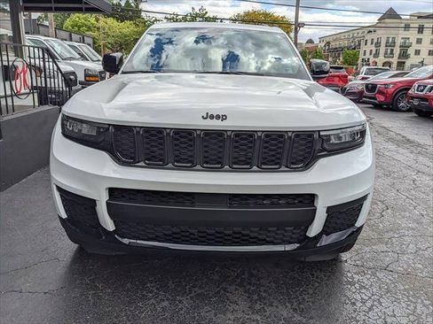 Used 2023 Jeep Grand Cherokee L Laredo AWD/4WD image 7