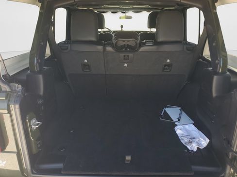 Used 2021 Jeep Wrangler Unlimited Sahara AWD/4WD image 11