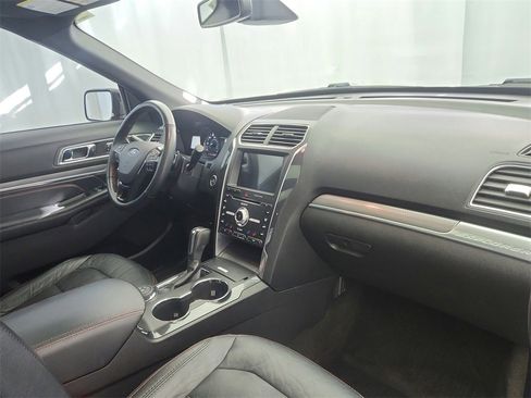 Used 2018 Ford Explorer Sport image 25
