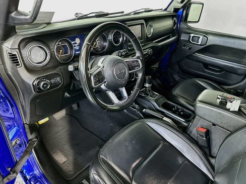 Used 2020 Jeep Wrangler Unlimited Sahara AWD/4WD image 30