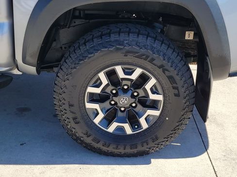 Used 2020 Toyota Tacoma TRD Off-Road image 15