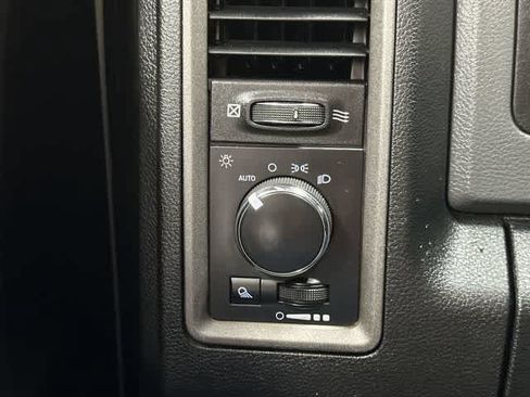Used 2018 RAM 2500 Tradesman w/ Chrome Appearance Group AWD/4WD image 19