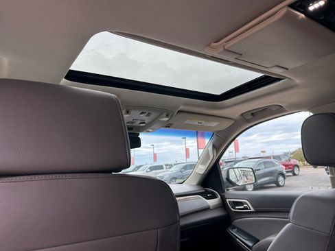 Used 2019 GMC Yukon XL Denali w/ Denali Ultimate Package image 19