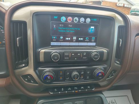 Used 2018 Chevrolet Silverado 1500 High Country AWD/4WD image 24