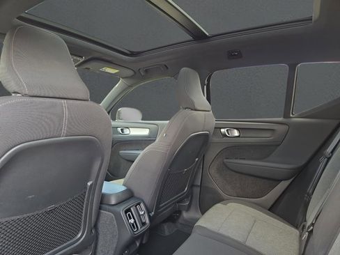 Used 2024 Volvo XC40 B5 Core image 14