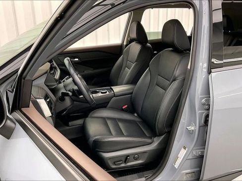 Used 2023 Nissan Rogue SL w/ SL Premium Package AWD/4WD image 8