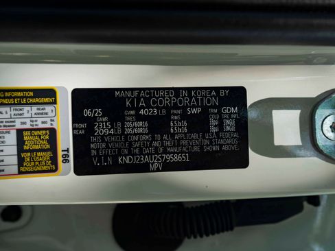 Used 2025 Kia Soul LX FWD image 38