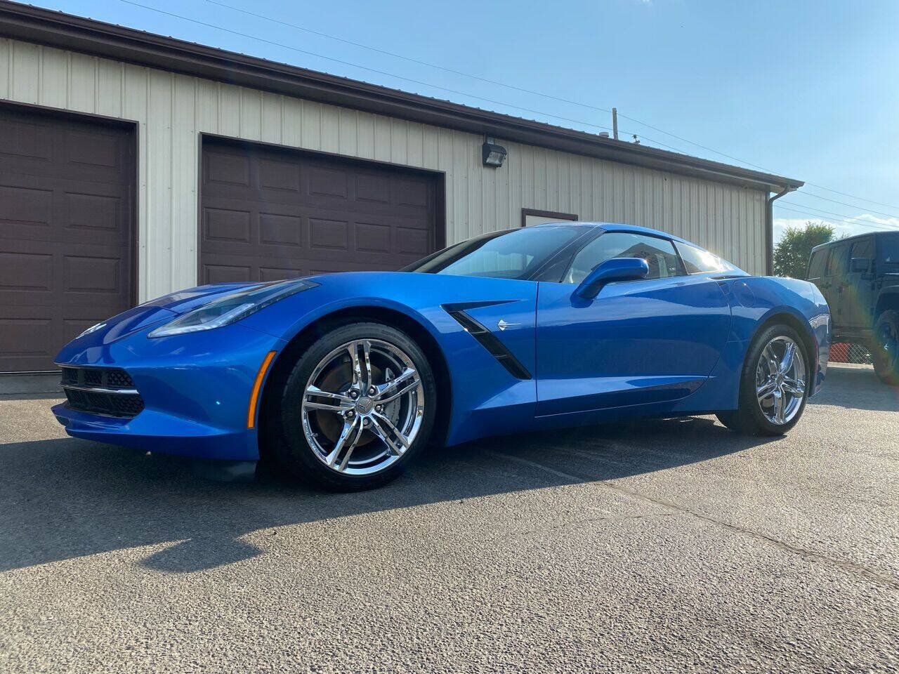 Used 2016 Chevrolet Corvette Stingray Coupe RWD image 2