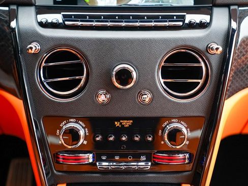 Certified 2024 Rolls-Royce Cullinan Black Badge w/ Driver's Package image 22