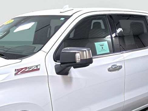 Used 2024 Chevrolet Silverado 1500 LTZ w/ Z71 Off-Road Package AWD/4WD image 8