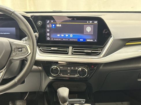 Used 2025 Chevrolet Trax LT w/ Driver Confidence Package FWD image 25