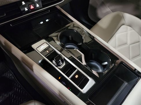 Used 2024 Volkswagen Atlas SE w/ Panoramic Sunroof Package image 39