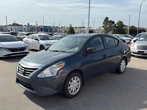 Used 2015 Nissan Versa S FWD image 5