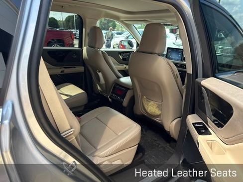 Used 2021 Lincoln Aviator Reserve w/ Equipment Group 201A AWD/4WD image 9