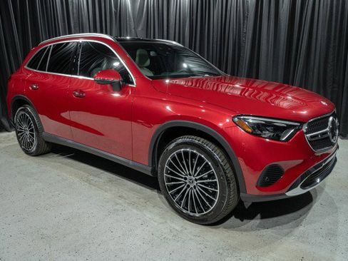 New 2026 Mercedes-Benz GLC 300 4MATIC image 3