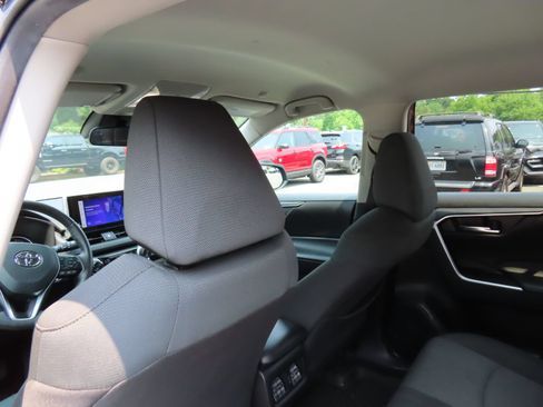 Used 2024 Toyota RAV4 XLE w/ Weather Package AWD/4WD image 27
