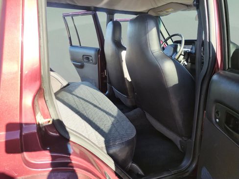 Used 2001 Jeep Cherokee Sport image 20