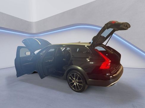 Used 2020 Volvo V90 T6 Cross Country w/ Protection Package Premier image 10