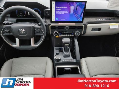 Used 2025 Toyota Tacoma Limited image 26