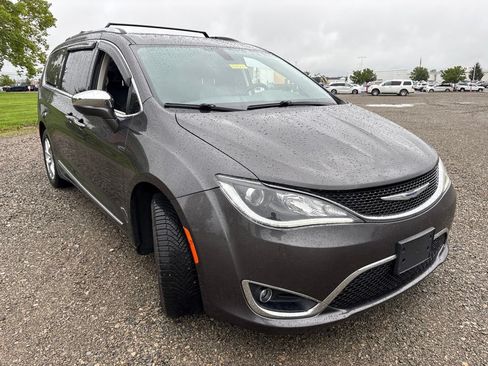Used 2020 Chrysler Pacifica Limited FWD image 14