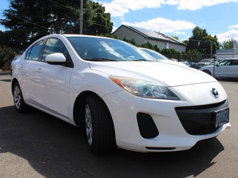 Used 2013 MAZDA MAZDA3 i Sport FWD image 4