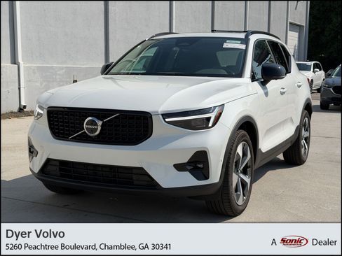 Used 2026 Volvo XC40 B5 Plus w/ Climate Package AWD/4WD image 1