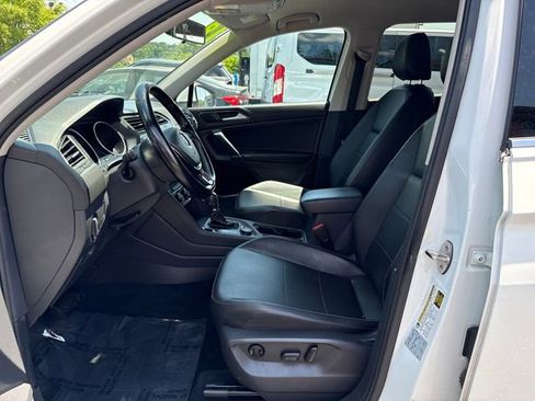 Used 2018 Volkswagen Tiguan SE AWD/4WD image 10