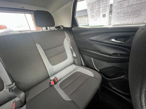 Used 2025 Chevrolet TrailBlazer LT image 35