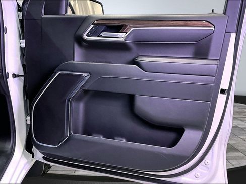 Used 2025 Chevrolet Silverado 1500 LT image 29